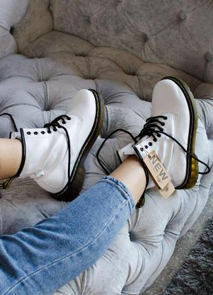 Новинка! шикарні білі черевики dr martens (весна-осінь)😍9 фото