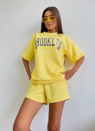 Костюм спортивный женский желтый однотонный оверсайз футболка с принтом шорты на высокой посадке качественный стильный2 фото