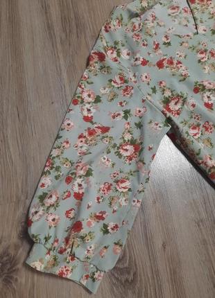 Легка блуза в квітковий принт3 фото