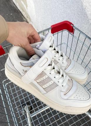 Кросівки adidas білого кольору сезон весна-осінь1 фото