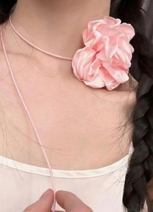 Чокер ожерелье с большим  цветком кружевное роза цветок розовый на шею на шнурке шнурок у2к y2k в стиле 90х 2000х украшение на руку талию10 фото