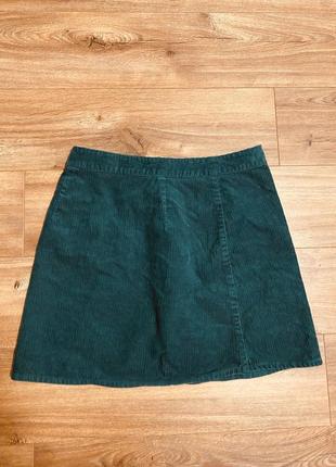 Вельветовая зеленая юбка с пуговицами7 фото