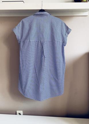 Натуральная удлиненная рубашка с боковыми карманами