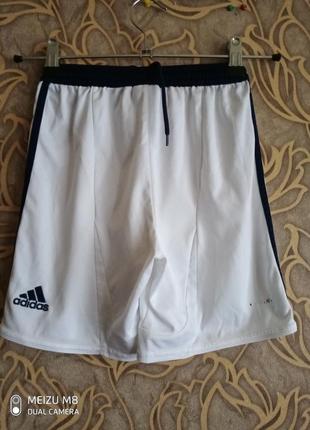 (761) спортивні шорти adidas для хлопчика 7/8 років