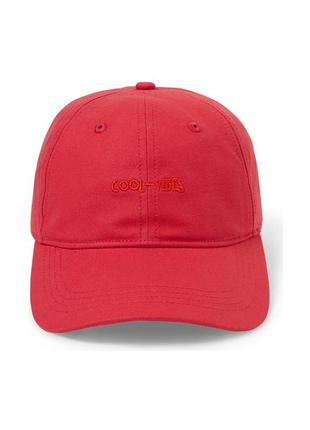 Красная кепка бейсболка