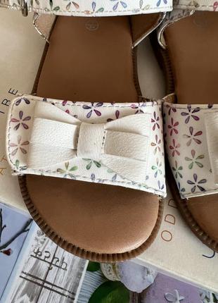 Босоніжки сандалі mothercare 24 розмір2 фото