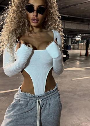 Боди с открытыми бедрами slice