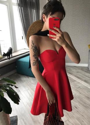 H＆m красное платье с открытыми плечами