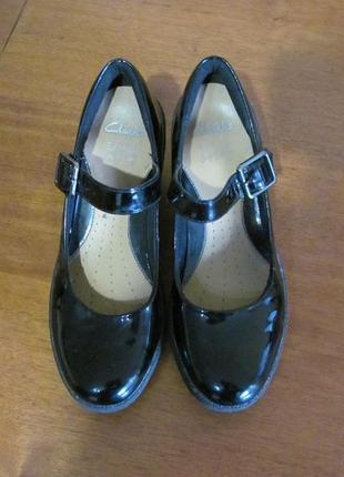 Туфли на танкетке Clarks лето туфли