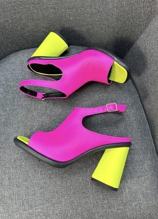 Яркие неоновые дизайнерские босоножки стефания натуральна кожа фуксия