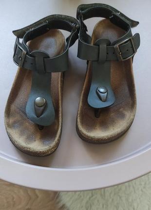 Босоножки в стиле kipling