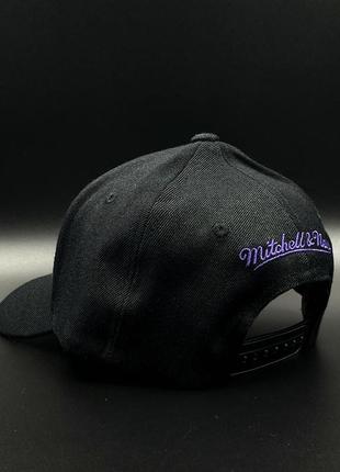 Оригинальная черная кепка mitchell и ness toronto raptors4 фото