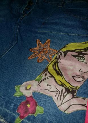 Юбка джинсовая со стильной аппликациями6 фото
