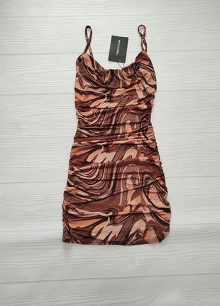 Плаття в принт по фігурі зі зборками