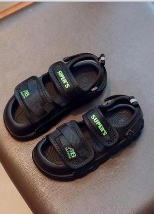 Босоніжки - сандалі