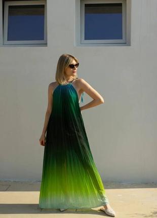 Стильна яскрава сукня в різних кольорах