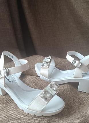 Босоножки праздничные для девочек 33-38 р босоножки беж на праздник