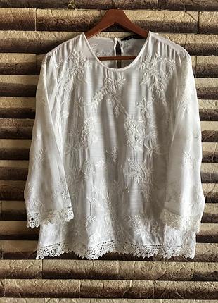 Белая блуза из прошвы