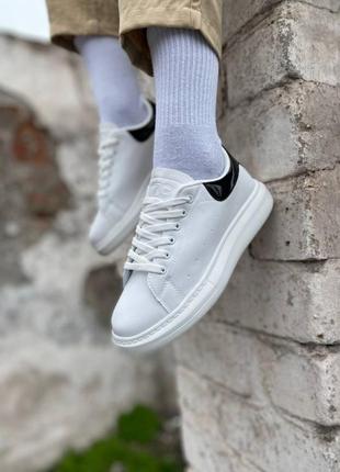 Жіночі кросівки білі з чорним товста підошва10 фото