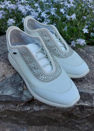 Вишукані білі кросівки geox2 фото