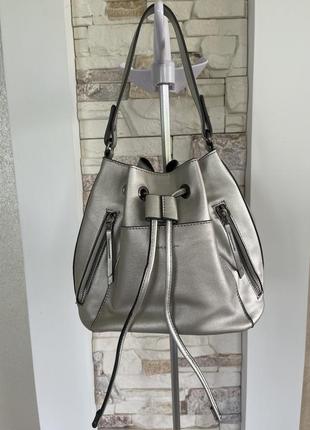 Вместительная стильная практичная сумка мешочек в стиле michael kors1 фото