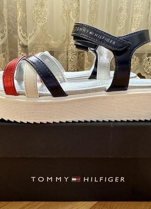 Босоножки tommy hilfiger для девочки 33р.