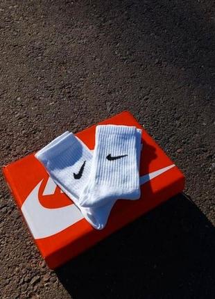 Білі високі шкарпетки найк nike взуття теніскі