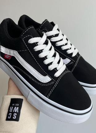 Женские кроссовки vans