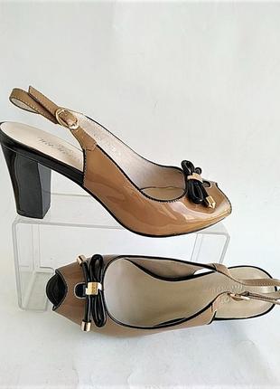 Босоніжки з натуральної шкіри (лак) кофейного коліру розміри 36.2 фото