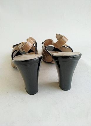 Босоніжки з натуральної шкіри (лак) кофейного коліру розміри 36.6 фото