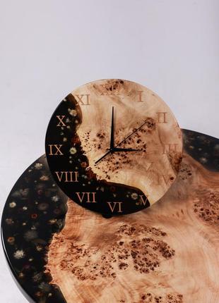 Журнальний стіл та годинник з дерева та епоксидної смоли3 фото