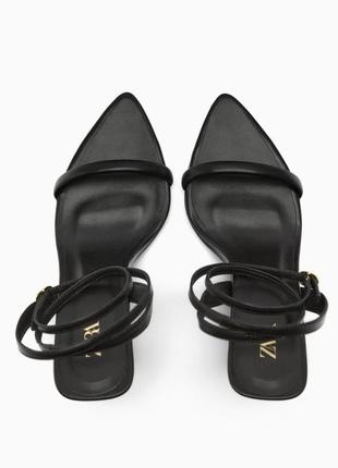 Zara кожаные босоножки на каблуке с ремешками и пряжкой, туфли, сандали5 фото