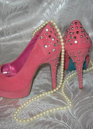 Розкішні туфлі рожевого кольору  з камінням!3 фото
