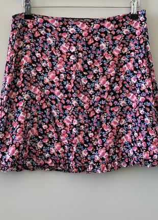 Легкая короткая юбка в цветочный принт