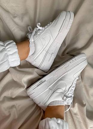 Женские кроссовки tiempo nike air force 1 pixel white найк аир форс 1 пиксель белые кожа кожаные
