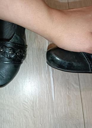 Туфли на небольшом каблуке из натуральной кожи7 фото