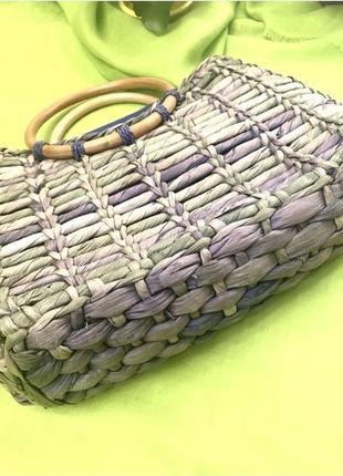 Маленькая плетена сумочка з дерев’яними ручками4 фото