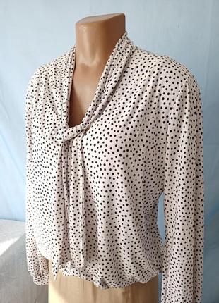 ⚫⚪ белая блузочка в черную точку с завязкой на груди