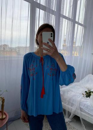 Сорочка біла блакитна вишиванка з вишивкою