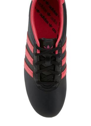 Нові жіночі кросівки Спортивные штаны adidas sport essentials puma nb7 фото