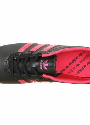 Нові жіночі кросівки Спортивные штаны adidas sport essentials puma nb4 фото
