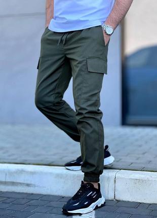 Чоловічі брюки карго базові штани з накладними карманами і резинкою спортивні чорні бежеві сірі хакі
