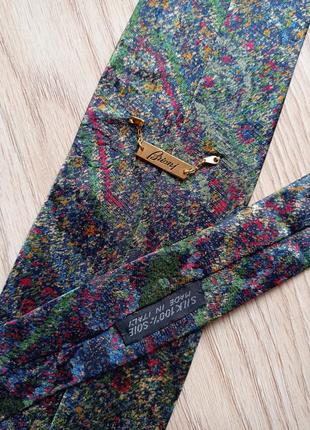 Стильный отрасль от brioni