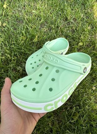 Жіночі крокси баябенд crocs bayaband яскравого кольору