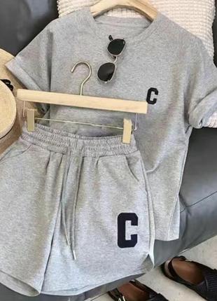 Спортивный костюм с шортами