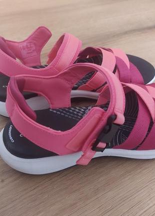 Босоніжки clarks