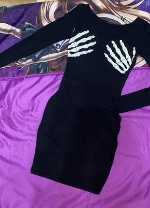 Платье с руками скелета на груди и сзади1 фото