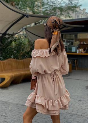 Міні сукня з довгими рукавами з рюшами рюшками бежева10 фото