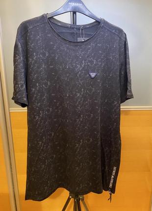 Чоловіча футболка