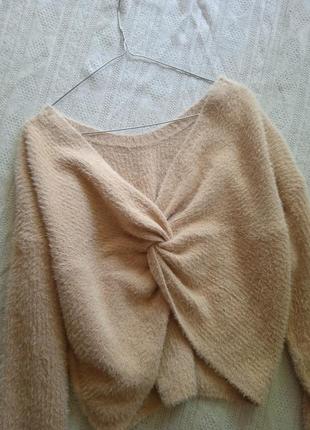 Кэмел пушистый свитер красивая спинка2 фото
